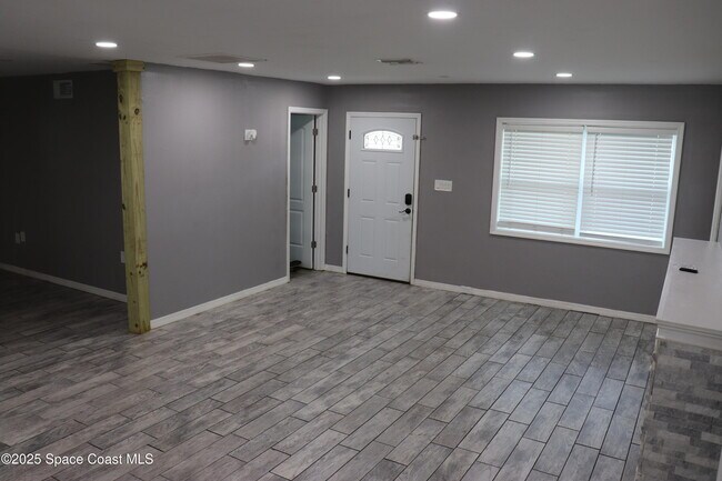 Foto del edificio - 491 Seacrest Ave