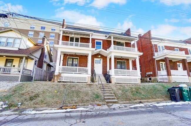 Building Photo - 3636 Besuden Ct