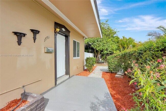Building Photo - 17780 SW 112th Ct