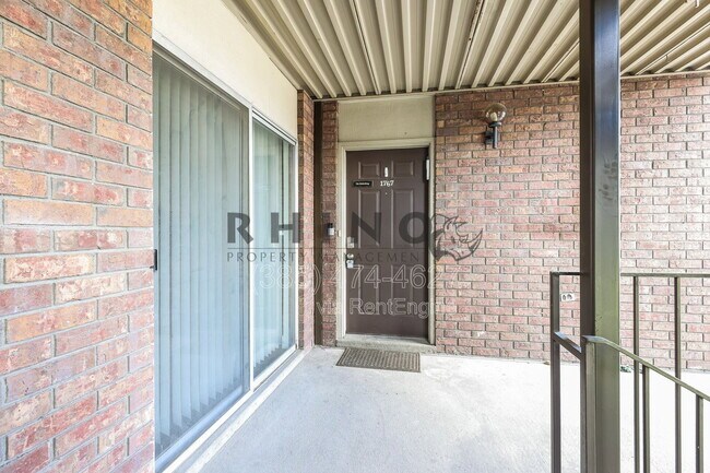 Foto del edificio - 1767 Willowbrook Dr