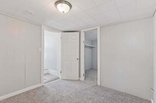 Building Photo - 3754 S Delaware St