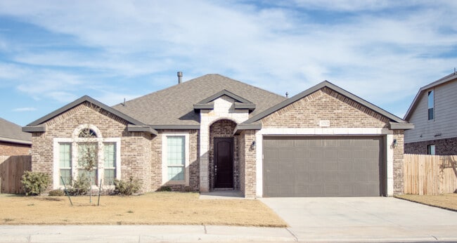 Building Photo - 4712 Meadowside St