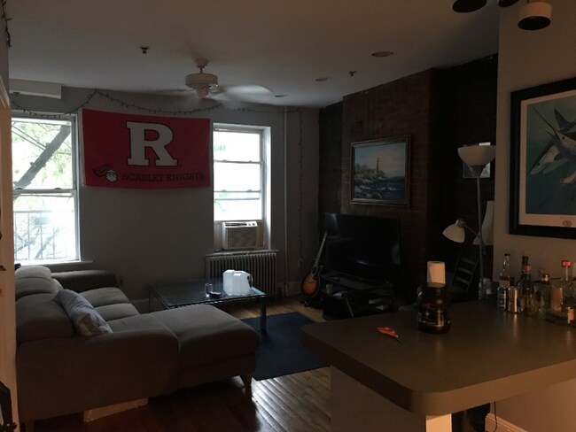 Foto del edificio - 411 Bloomfield St