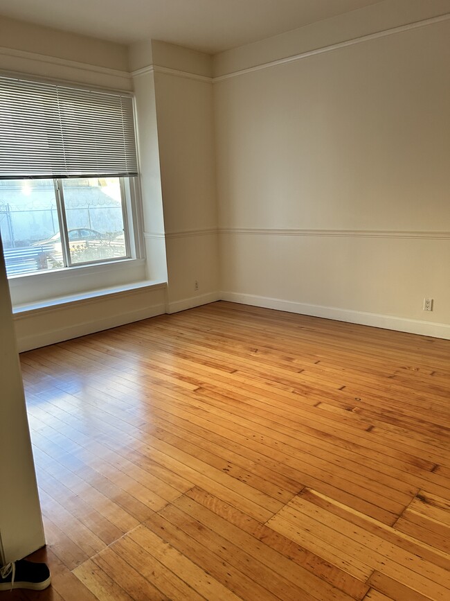 living room - 1232 Union St