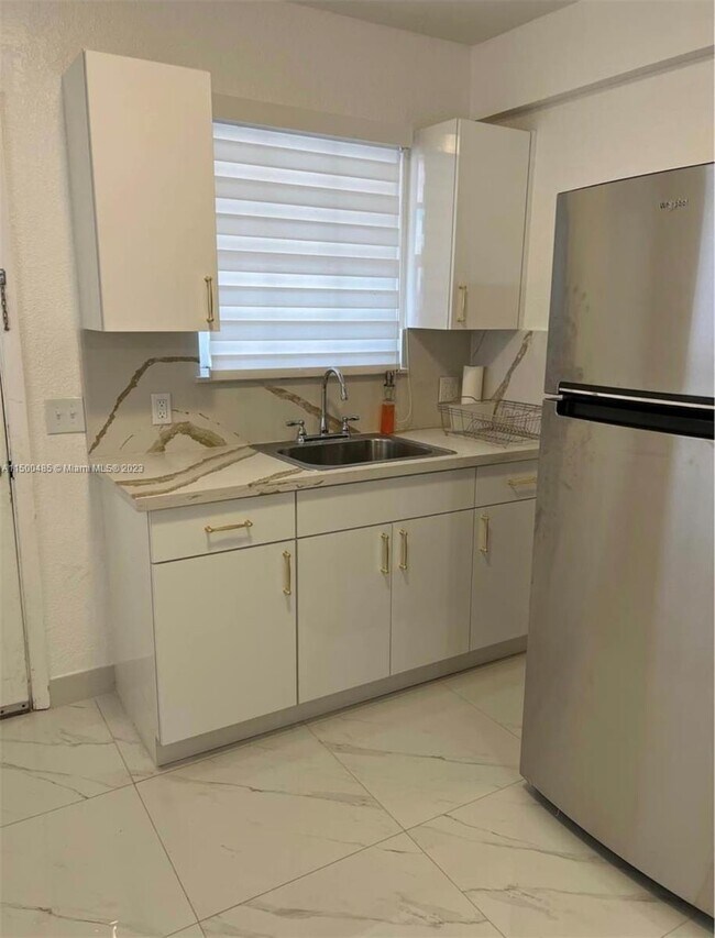 Foto del edificio - 12812 SW 20th St