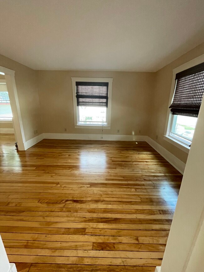 Living room - 60 Broadway