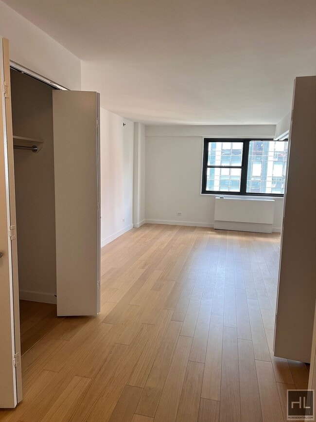 Building Photo - East 39th Street