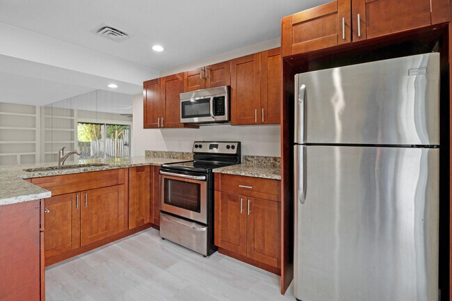 Foto del edificio - 690 SE 23rd Ave