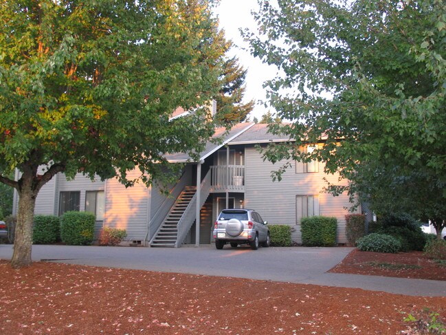 Building Photo - 10608 SW 49th Ave