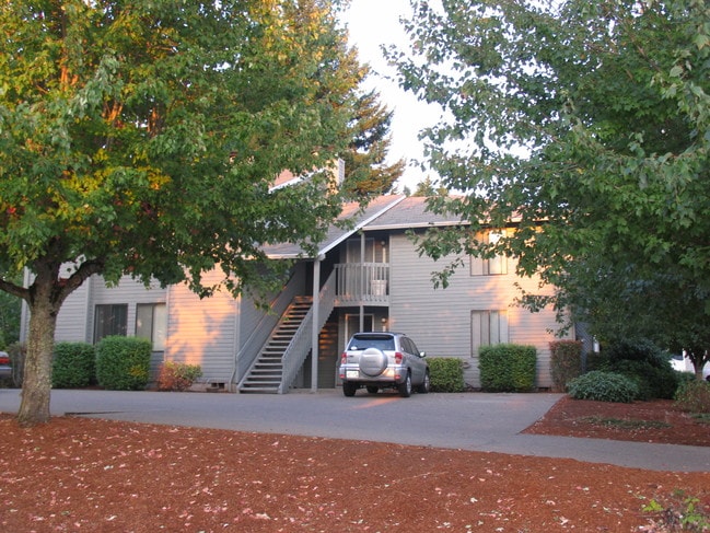 Building Photo - 10608 SW 49th Ave