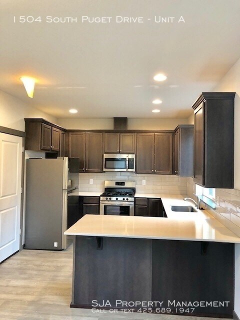Building Photo - 1504 S Puget Dr
