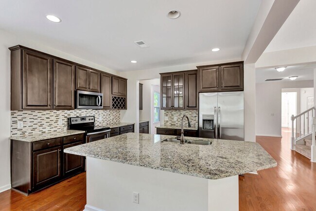 Foto del edificio - Welcoming 4-Bed Home with Space to Play & ...