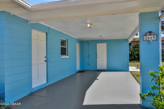 Foto del edificio - 2669 Anastasia Dr