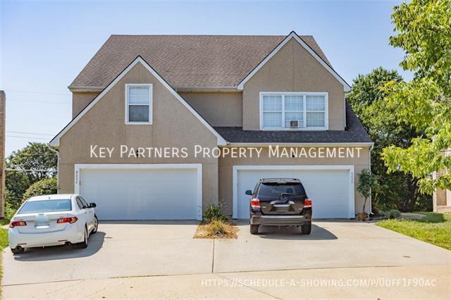 Primary Photo - 9232 Boehm - Spacious Townhome!