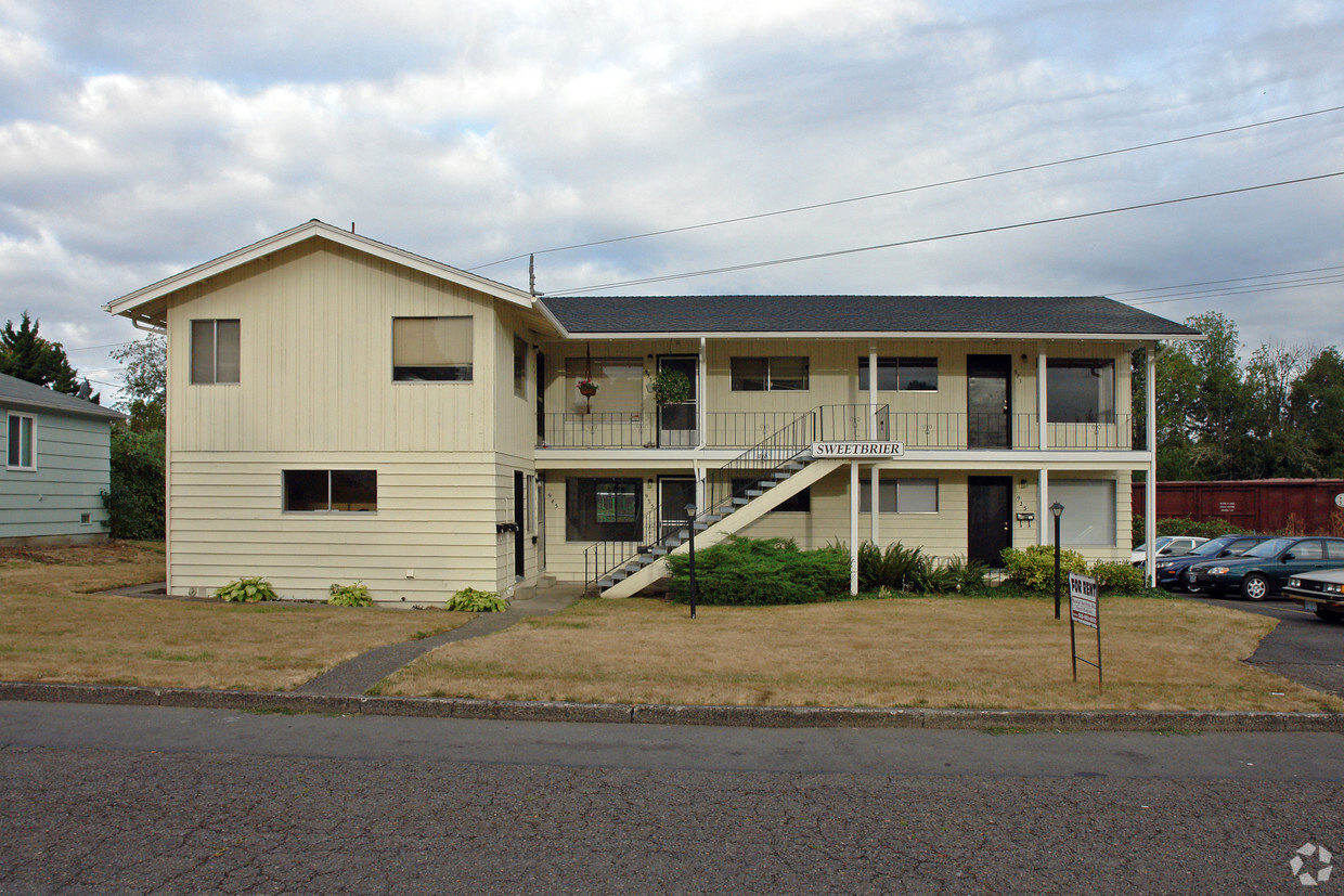 Building Photo - sweetbrier apartments