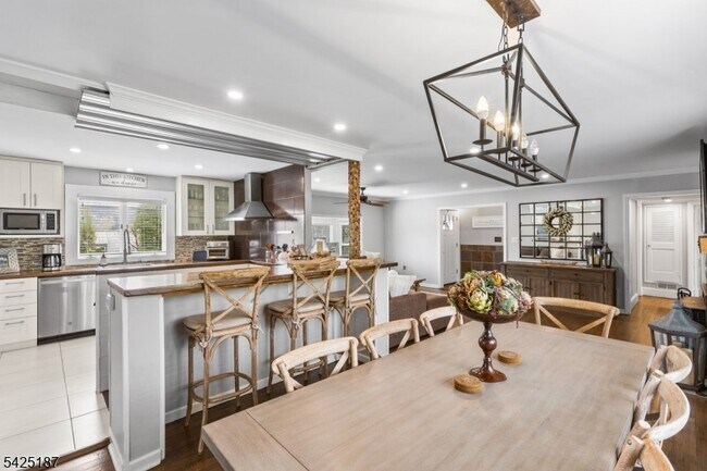 Foto del edificio - 487 W Shore Trail