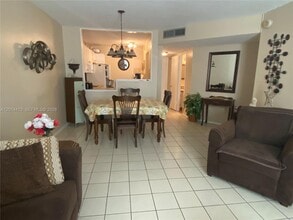 Building Photo - 1817 S Ocean Dr