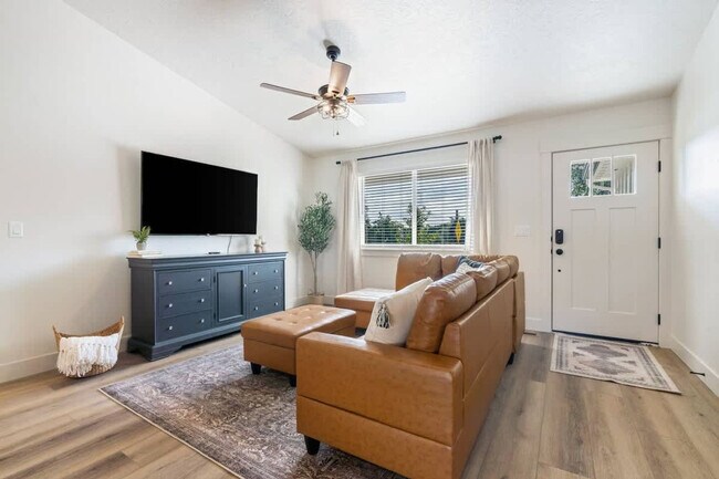 Building Photo - 44 S Sugar Loop Ln