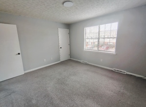 Building Photo - 27 Duiguid Dr