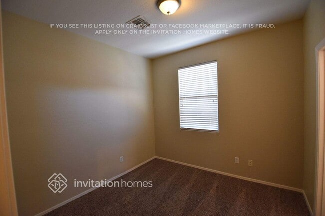 Building Photo - 881 E Stottler Dr