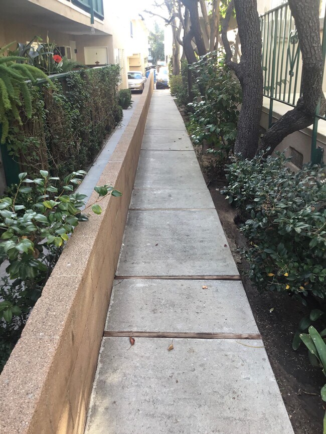 Foto del edificio - 3509 Mentone Ave