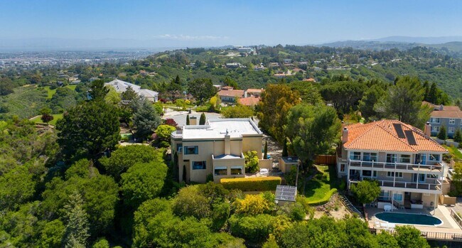 Building Photo - 25 Miranda Ct