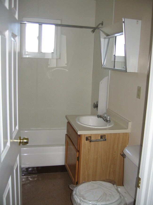 Bathroom Fixtures Hartford Ct d&b properties rentals - hartford, ct | apartments Bathroom Fixtures Hartford Ct d&b properties rentals - hartford, ct | apartments