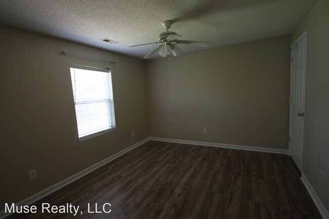 Building Photo - 2 br, 1 bath House - 305 Orr Drive