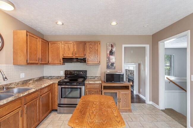 Building Photo - 1019 Willowbank Dr