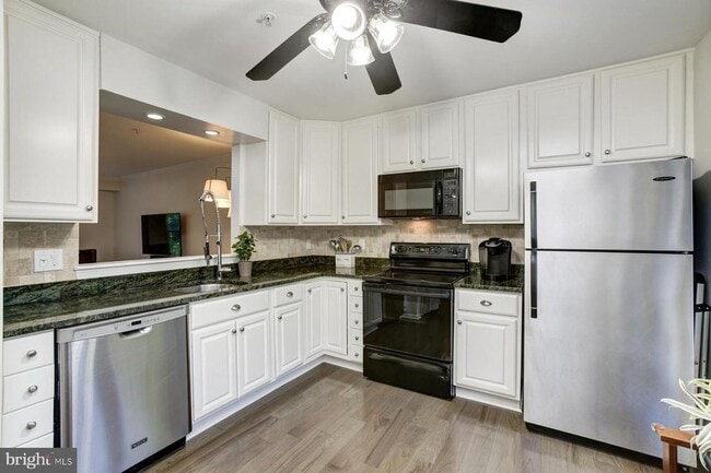 Photo - 11323 Morning Gate Dr (Rockville, MD) Apartment