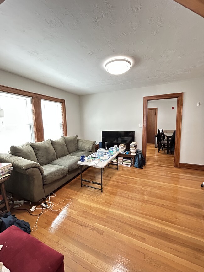 Building Photo - 46 Dimmock St
