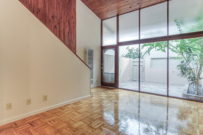 Building Photo - 273 S Church Ln
