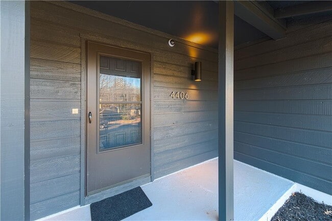 Building Photo - 4406 Scottsdale Rd