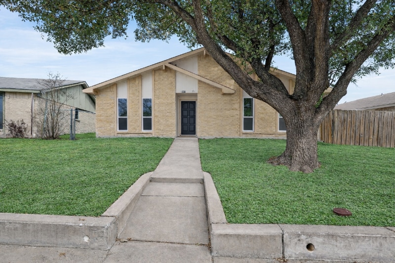Photo - 6013 Cedar Ln (Rowlett, TX)