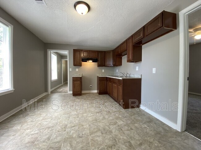 Photo - 1575 Rayburn St House