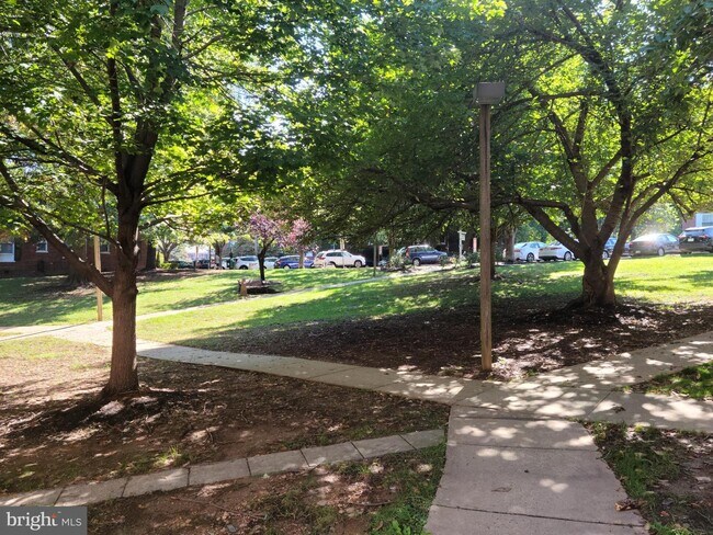 Building Photo - 2015 Key Blvd
