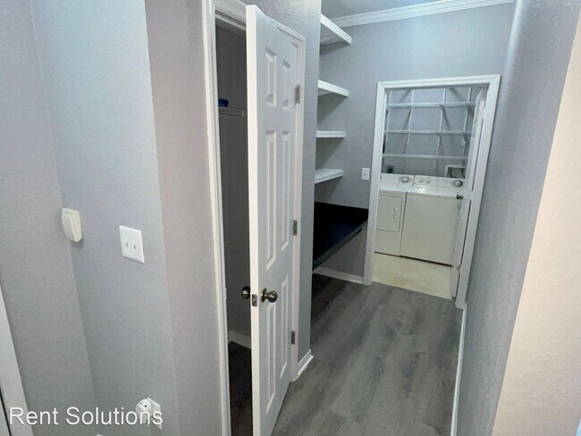 Foto del edificio - 1 br, 1 bath House - 10105 Courtney Oaks C...
