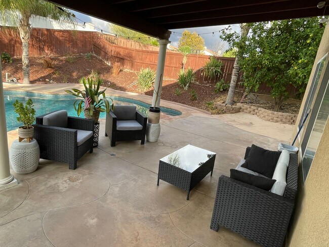 Foto del edificio - 4 Bed Pool House for Rent in Wildomar