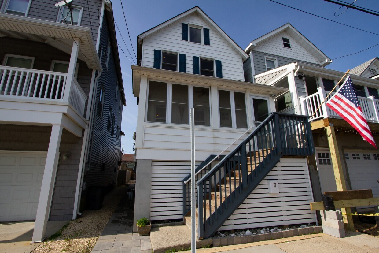 17 Church St, Sea Bright, NJ 07760 House for Rent in Sea Bright, NJ