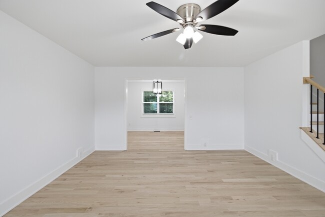 Foto del edificio - 230 Pinebridge Ct