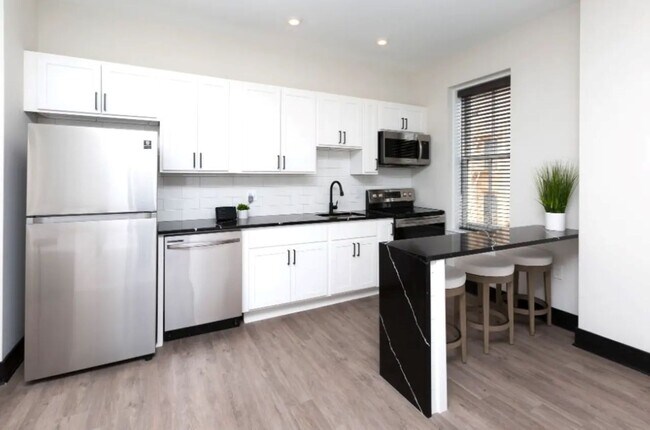 Foto del edificio - 930 N Calvert St