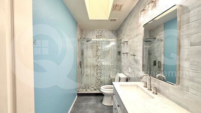 Foto del edificio - 16008 S 7th St