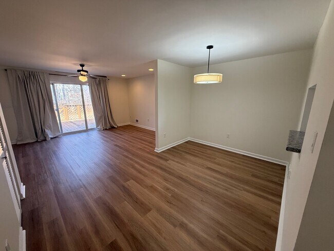 Foto del edificio - 32 Cherokee Dr