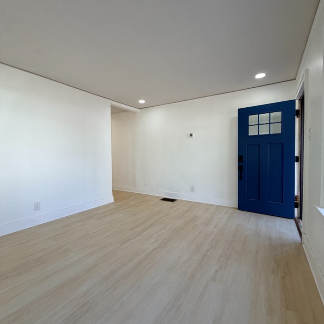 Building Photo - 1336 Sharon St NW