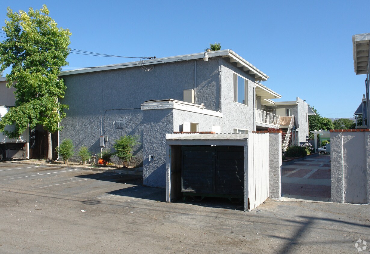 Foto del edificio - 911-927 Ventura Ave