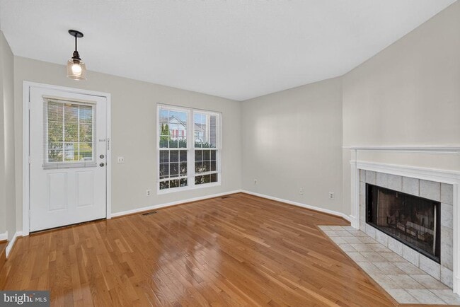Building Photo - 6619 High Valley Ln