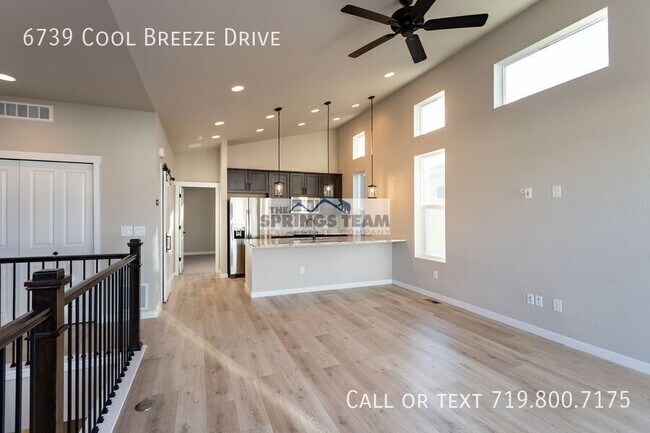 Foto del edificio - 6739 Cool Breeze Dr