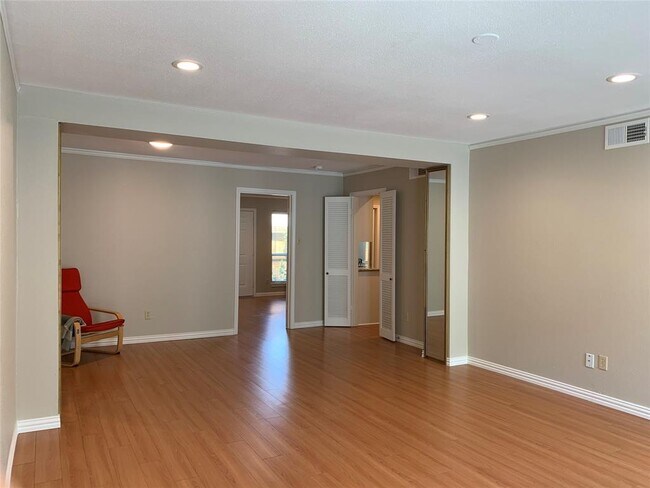 Foto del edificio - 1699 W Sam Houston Pkwy S