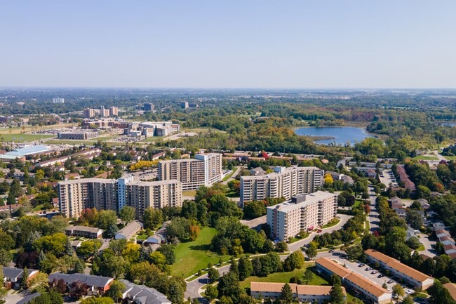 Photo du bâtiment - Highland Village