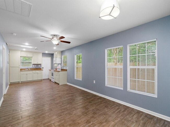 Building Photo - 2814 Francis St